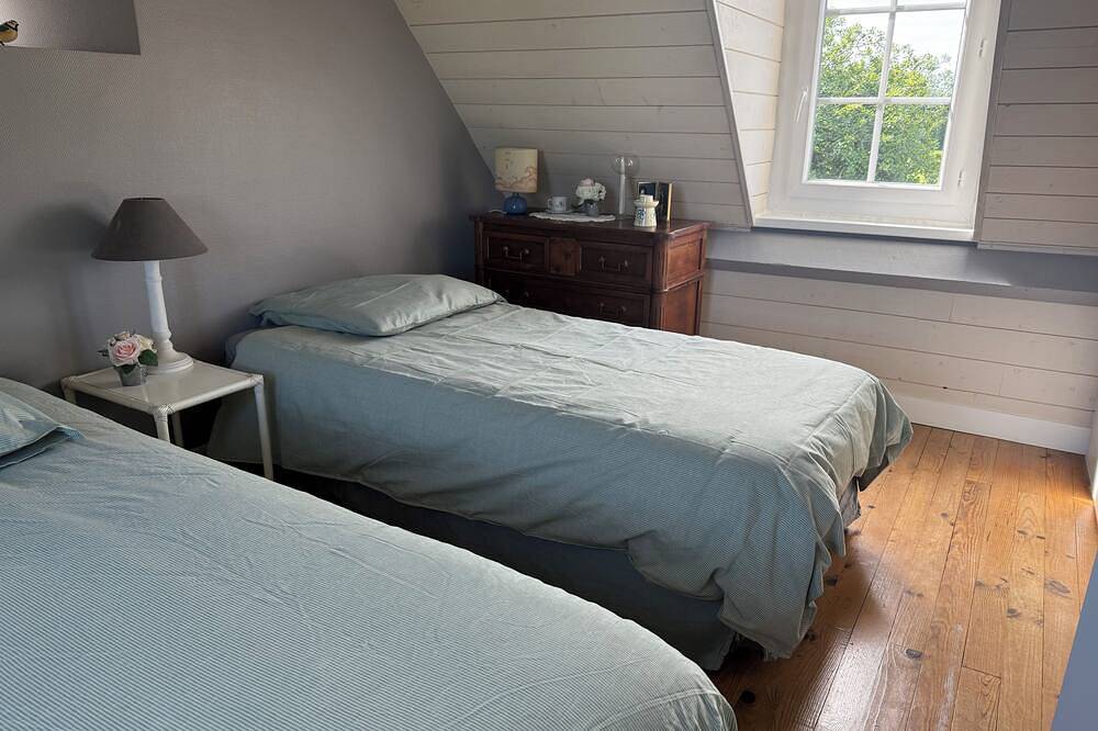 Longère on the edge of the Havre, charming house, breathtaking views, peaceful setting. in Port-Bail-sur-Mer, Côte de la Déroute