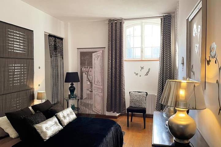Charmantes Schloss-Ferienhaus mit Wlan und Terrasse in Sologne in Salbris, Sologne