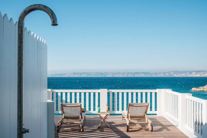 Hôtel pour 2 personnes, avec sauna ainsi que terrasse et piscine, animaux acceptés dans Plage des Catalans - 4