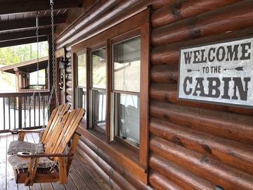 Log Cabin for 9 Guests in Pigeon Forge, Sevier County, Picture 3
