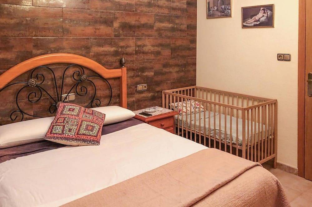 Awesome home in Santa Pola with Wifi in Playa Lisa, Santa Pola