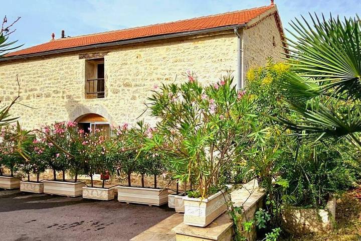 Location de vacances pour 6 personnes à Parnac (Lot)