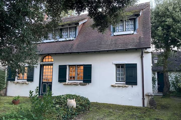 Location de vacances pour 6 personnes, avec jardin dans Plage de Vallières
