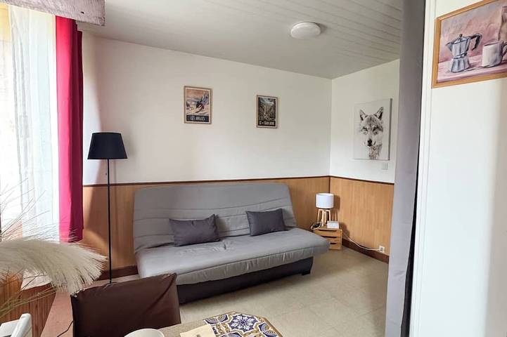 Gîte pour 2 personnes, avec jardin à La Llagonne