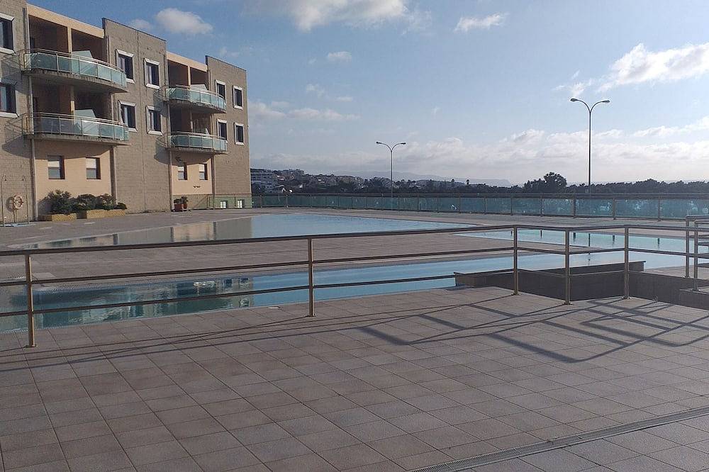 Entire apartment, Ideas on Beach - Next to the beach, pool and garden in Ribeira d'Ilhas, Ericeira