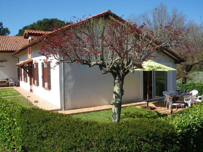 Gîte pour 4 personnes, avec Terrasse ainsi que Jardin et Vue