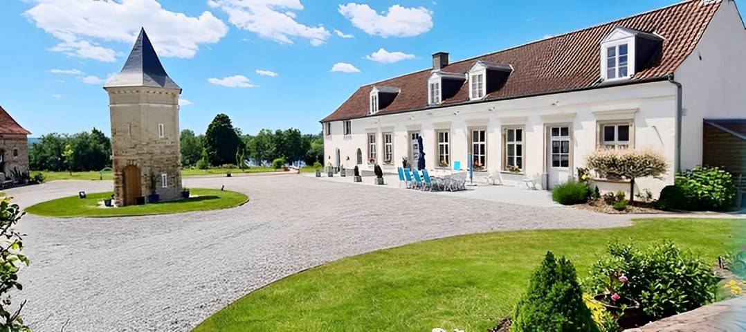 Gîte pour 14 personnes, avec jardin ainsi que terrasse et vue sur le lac dans le Pas-de-Calais - 2