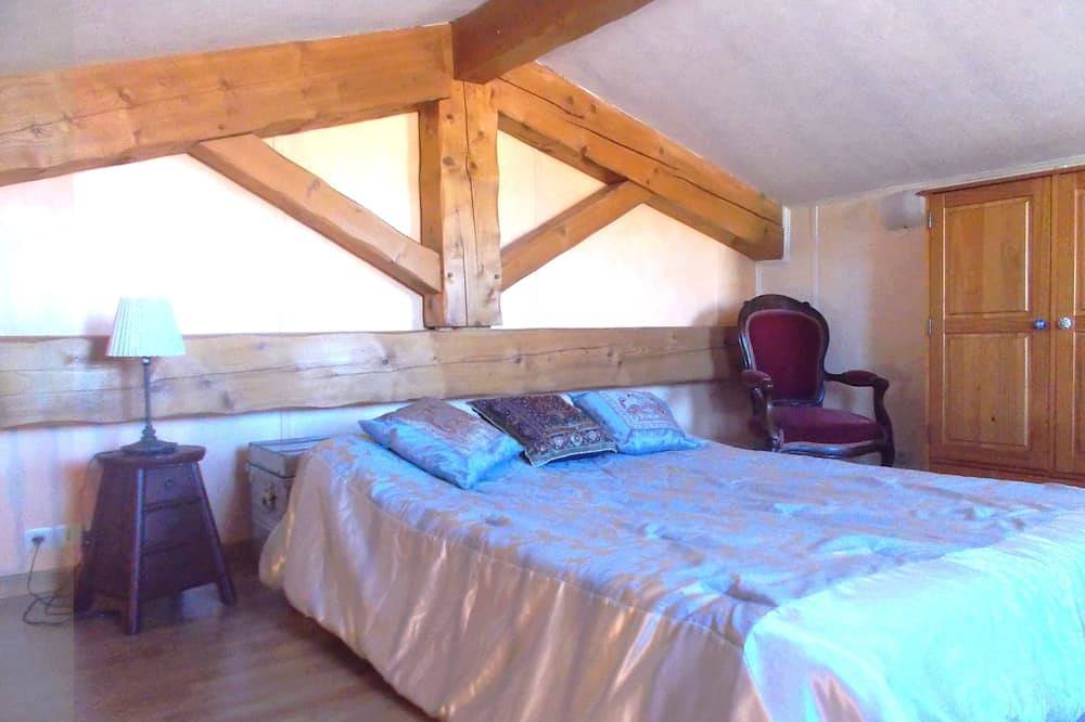 Villa with private pool, quiet and not overlooked near Avignon in Althen-des-Paluds, Vaucluse