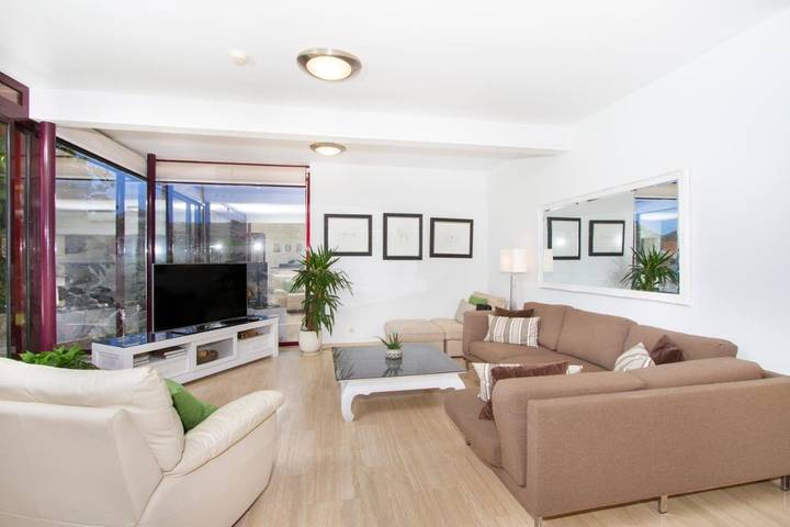 Casa rural para 6 personas, con jacuzzi y jardín además de terraza y piscina en Mogán - 3