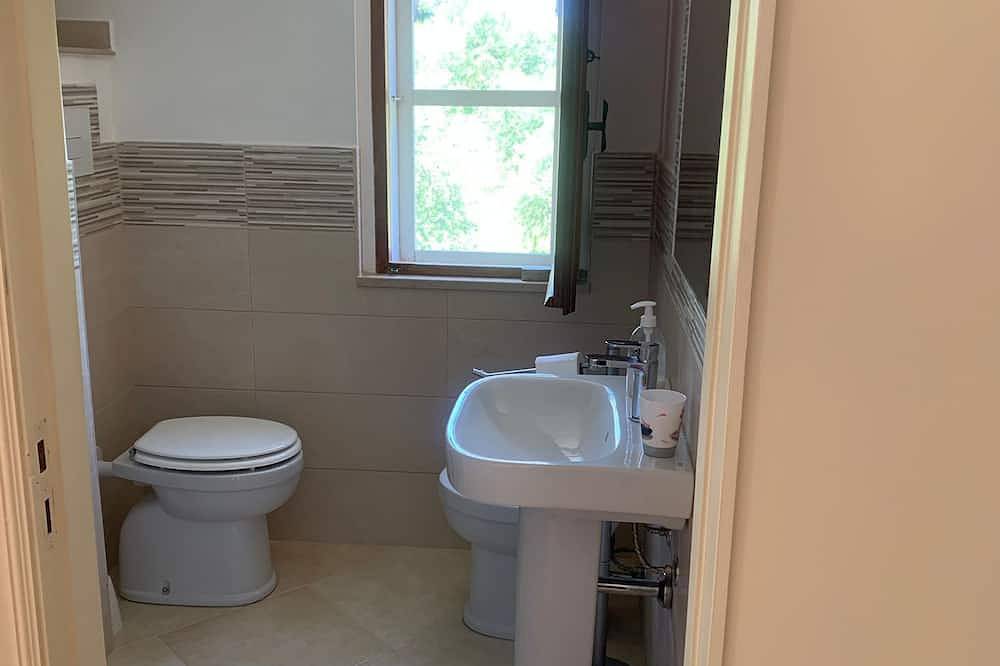 Entire apartment, Giulietta apartment with sea view and garden with pets allowed in Gargano