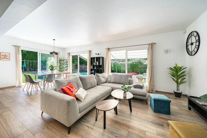 Villa mit Pool am Ufer der Siagne in Auribeau-sur-Siagne, Mittelmeerküste (Frankreich)