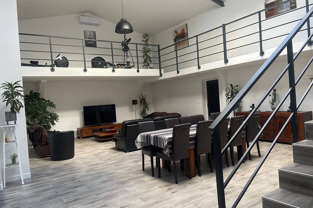 Maison De Vacances pour 12 Personnes dans Sartrouville, Yvelines