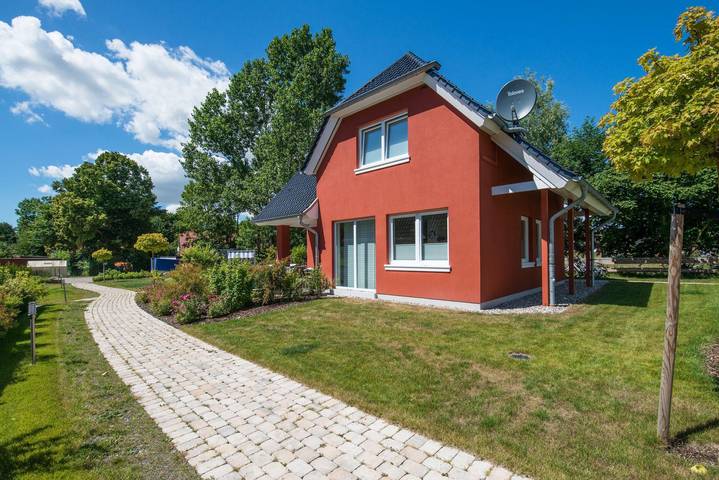 Ferienhaus für 8 Personen, mit Sauna und Terrasse sowie Garten