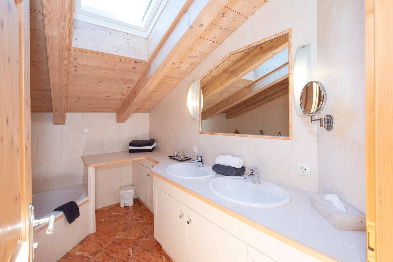 Entire holiday apartment, Appartement Galtenberg in Inneralpbach, Alpbach
