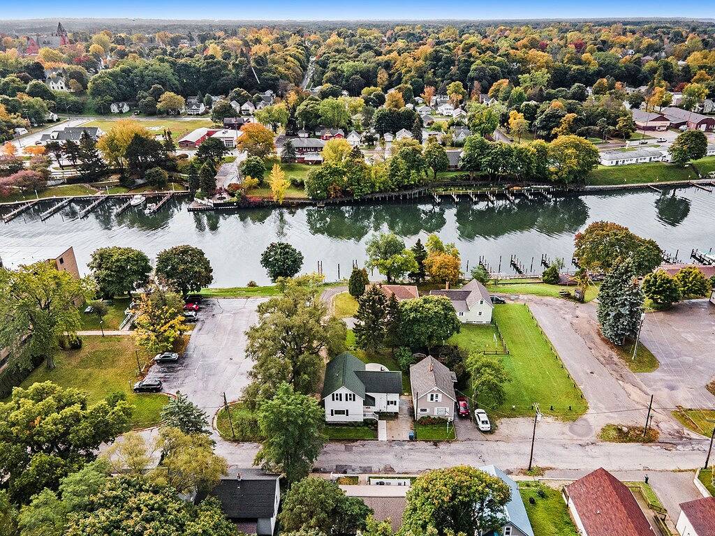 Manistee Charm: Minutes from Beach & Downtown in Manistee, Manistee County