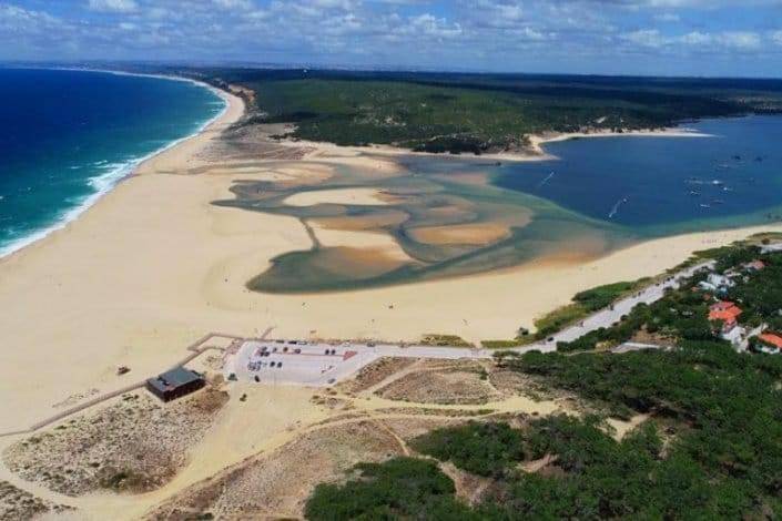 Casa rural para 8 personas, con piscina además de jardín y vistas en Costa da Caparica