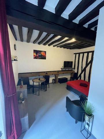Gîte pour 2 personnes, avec vue et terrasse à Joigny