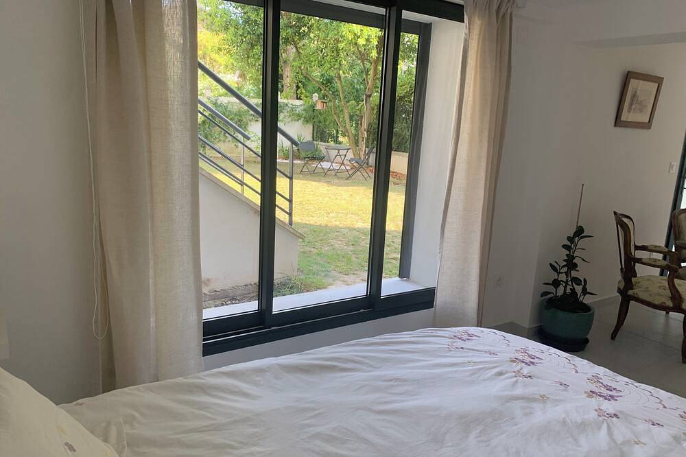 Entire apartment, Quiet studio near Rer station in Rueil-Malmaison, Hauts-de-Seine