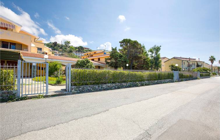 Appartement de vacances entier, Appartement avec vue sur la mer, avec parking, cuisine et près de la plage in Acquappesa, Côte Tyrrhénienne Calabre