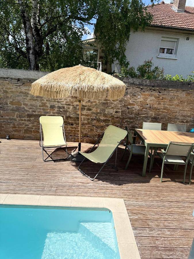 Location de vacances pour 6 personnes, avec piscine et terrasse à Perrigny-lès-Dijon - 4