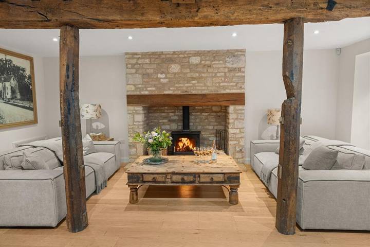 Location de vacances pour 12 personnes, avec jardin et vue, animaux acceptés à Bibury - 3