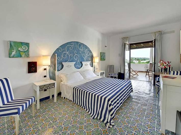 Hôtel pour 4 personnes, avec jardin ainsi que piscine et vue