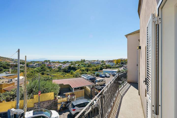Appartement entier, Maison de vacances « Iris's House » avec vue mer, Wi-Fi et climatisation in Forio, Ischia