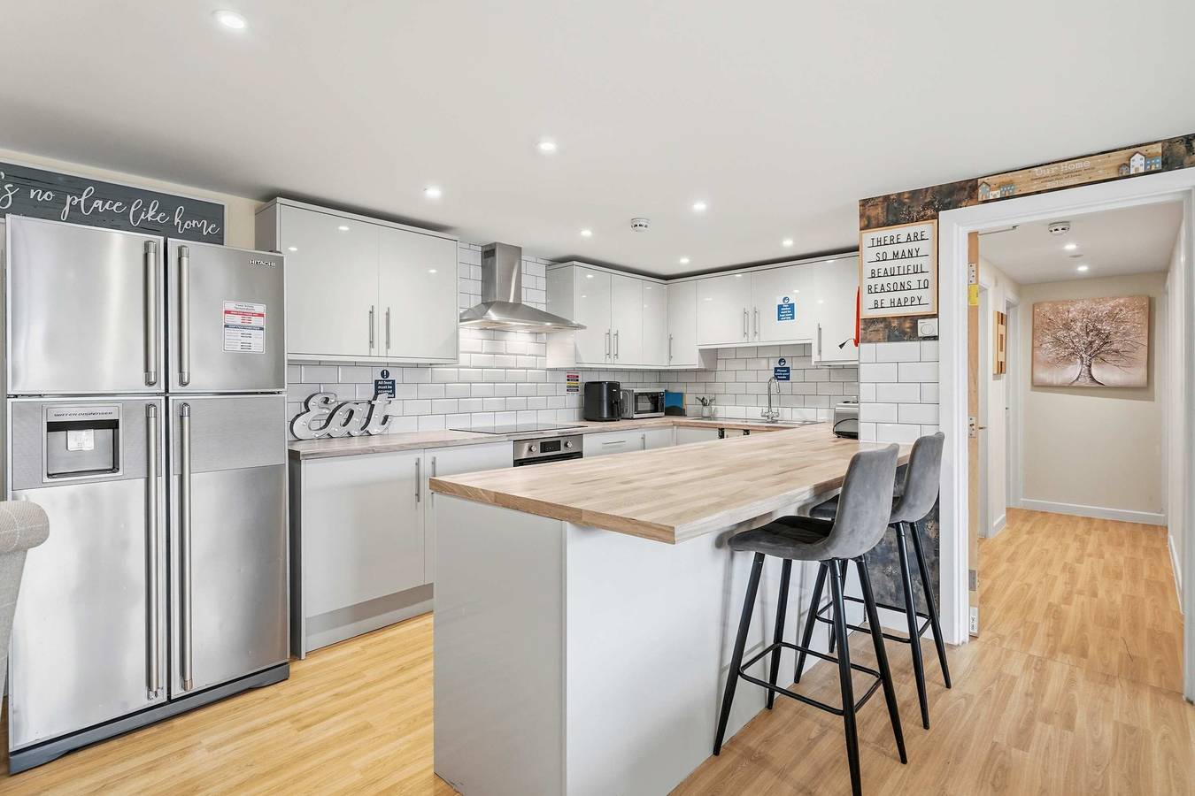 6-Bedroom Family Haven with Garden in Aylesbury in Aylesbury, Buckinghamshire