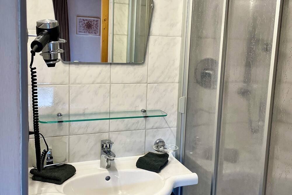 Ganze Wohnung, Appartement mit Bergblick und 2 Badezimmern in Gerlos, Zillertaler Alpen