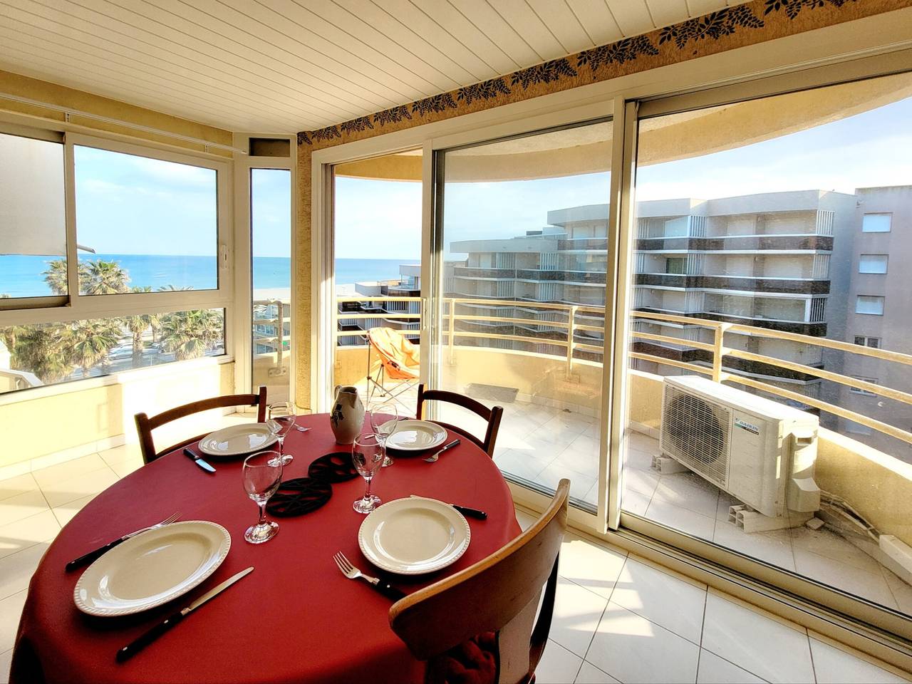 Entire apartment, Canet-en-Roussillon T3 - 4 ppl, A/C, Wifi, Parking, Loggia, 3 stars in Canet-en-Roussillon, Côte d'Améthyste