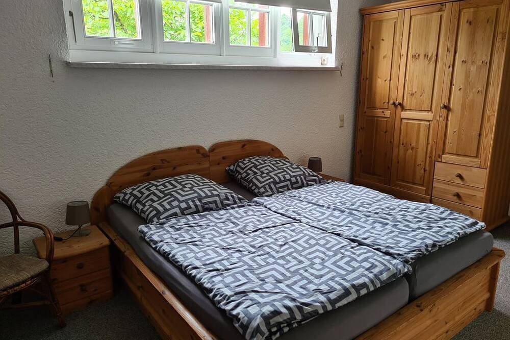 Ganze Wohnung, Ferienwohnung Alter Bahnhof - 8-Bettwohnung (Erdgeschoss) - No. Ii in Schalkenmehren, Vulkaneifel