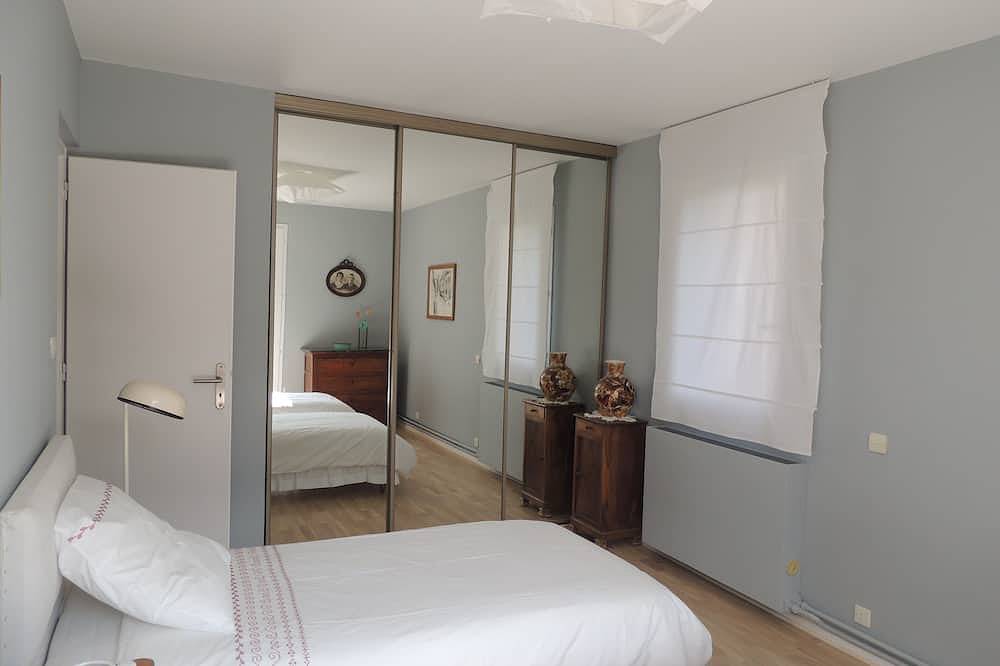 Appartement entier, A Cahors, appart avec 2 terrasses, très calme, à 5mn à pied du centre ville in Cahors, Lot