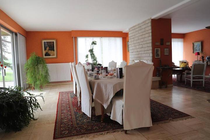 Alojamiento y desayuno para 3 personas, con balcón además de vistas y jardín - 1
