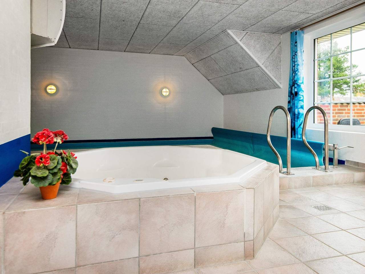 Luxus-Ruckzug mit Pool -- By Traum Ferienwohnungen in Jegum, Jegum Ferieland
