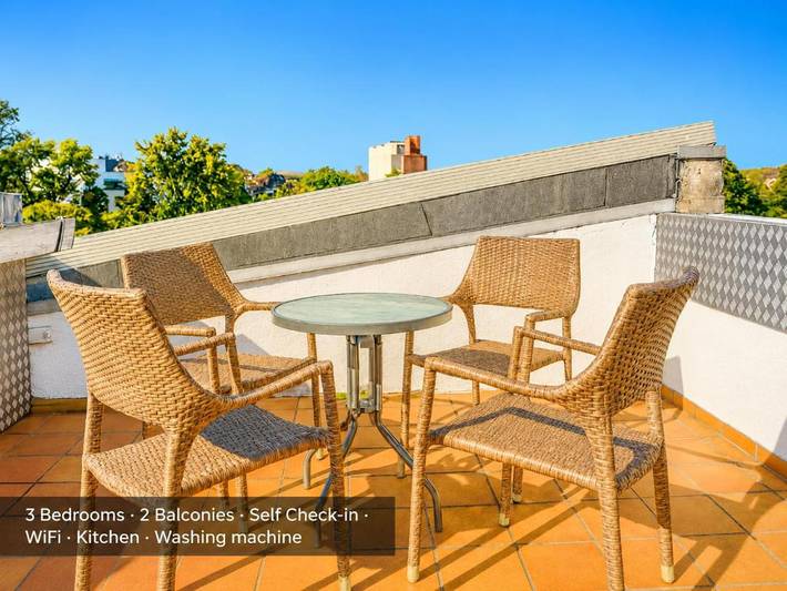 Ferienwohnung für 6 Personen, mit Balkon und Terrasse sowie Ausblick