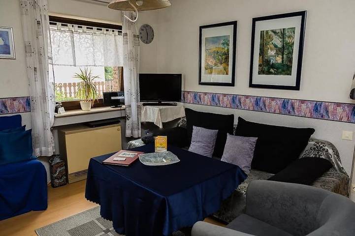 Ferienwohnung für 2 Personen, mit Terrasse und Garten sowie Sauna in Monreal