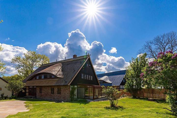 Casa de vacaciones para 14 personas, con sauna además de terraza y jardín - 1