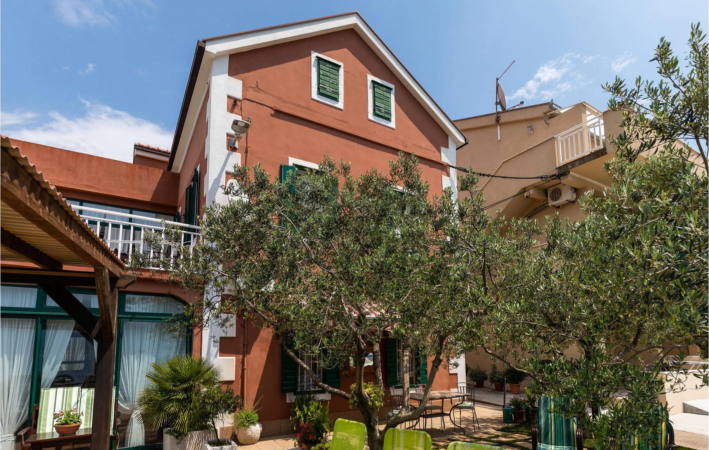 Ganze Ferienwohnung, Charmantes 1-Zimmer-Apartment mit Terrasse, WLAN, 100 m vom Strand entfernt in Blace, Dubrovnik-Neretva