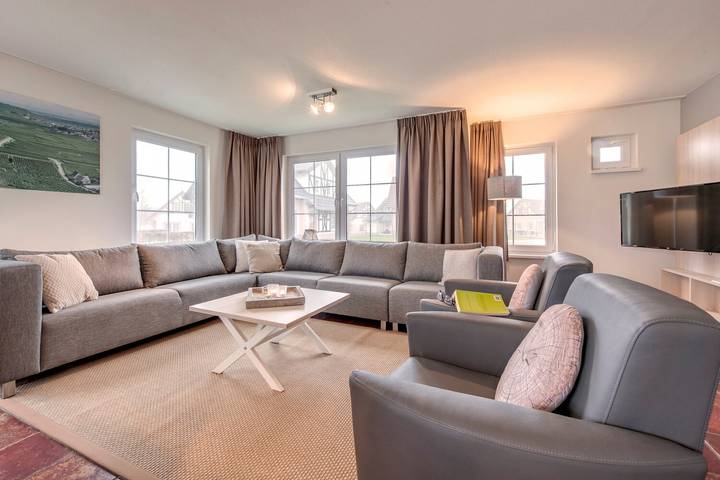 Ferienhaus für 12 Personen, mit Balkon/Terrasse und Terrasse sowie Garten und Pool in Ediger-Eller - 2