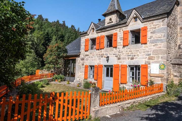 Casa de huéspedes para 8 personas, con terraza y piscina - 1