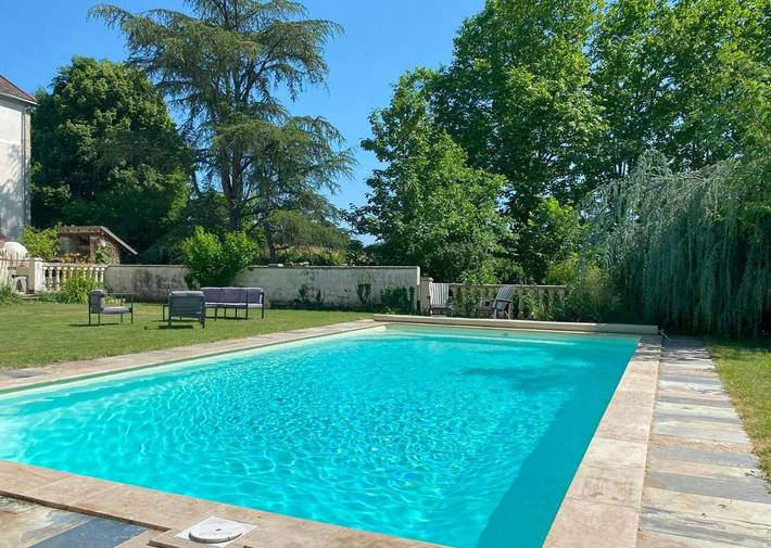 Location de vacances pour 10 personnes, avec Terrasse et Piscine à Cusset - 2