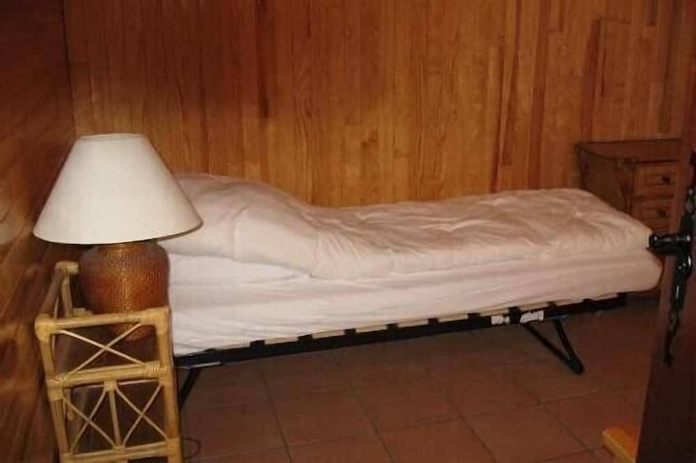 Prestigious villa of 6 rooms with a 1400 sq.m area Lacanau Longarisse in Lac de Lacanau, Lacanau