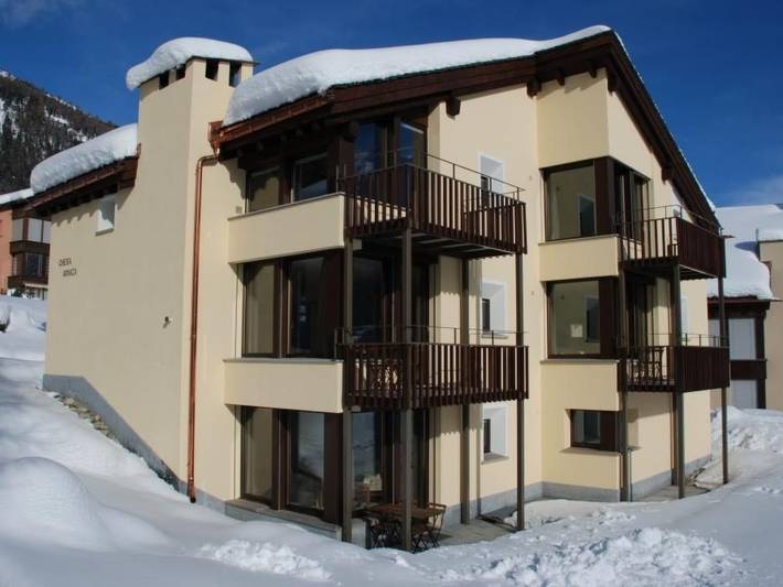 Ferienwohnung für 2 Personen, mit Balkon und Garten in La Punt-Chamues-ch