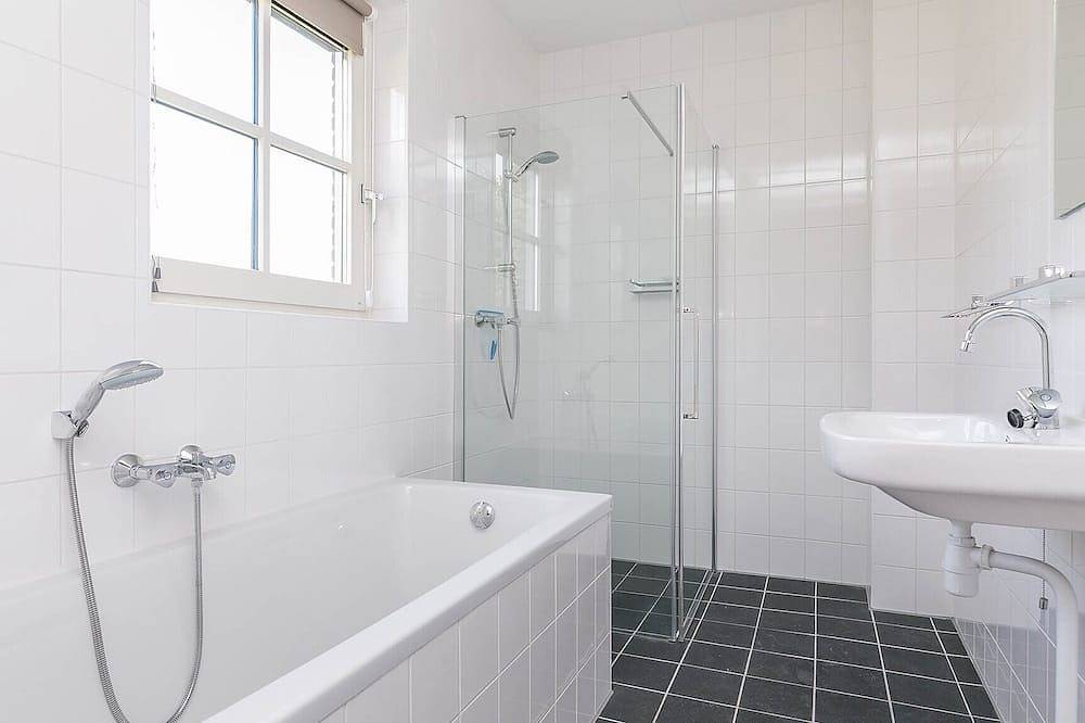 Comfortable bungalow for 6 persons in Drenthe