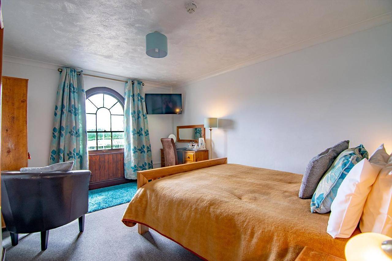 Triple Room with Shower in Woodbridge (Suffolk), Suffolk