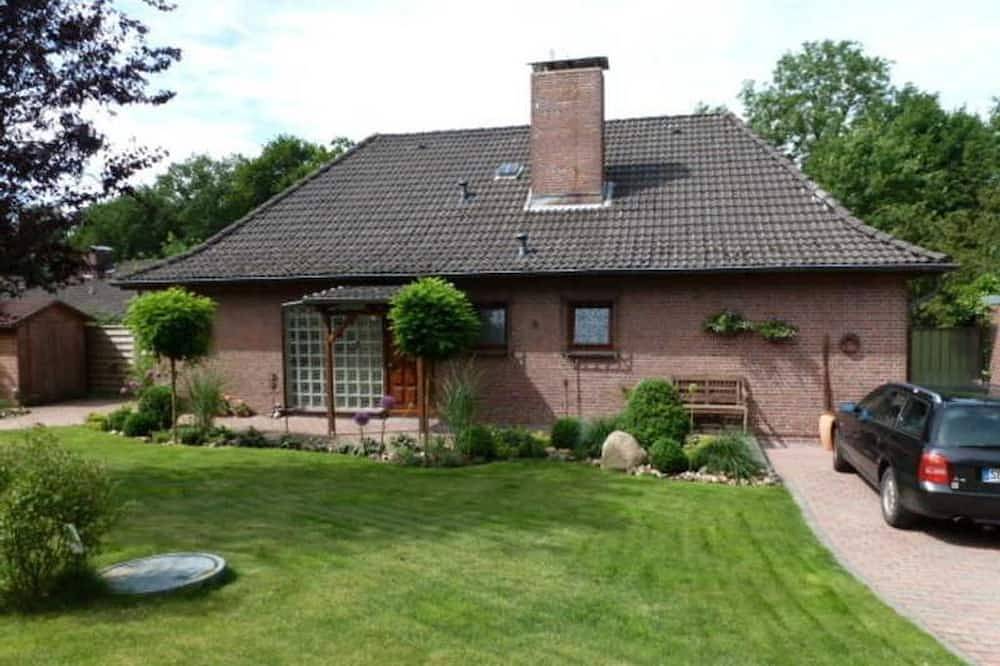 Ganze Wohnung, Ferienwohnung am Maienbach - Ferienwohnung in Bad Bramstedt, Kreis Segeberg