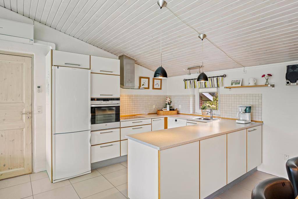 Großartiges Ferienhaus mit Pool und Infrarotsauna für 8 Personen in Blavand, Varde