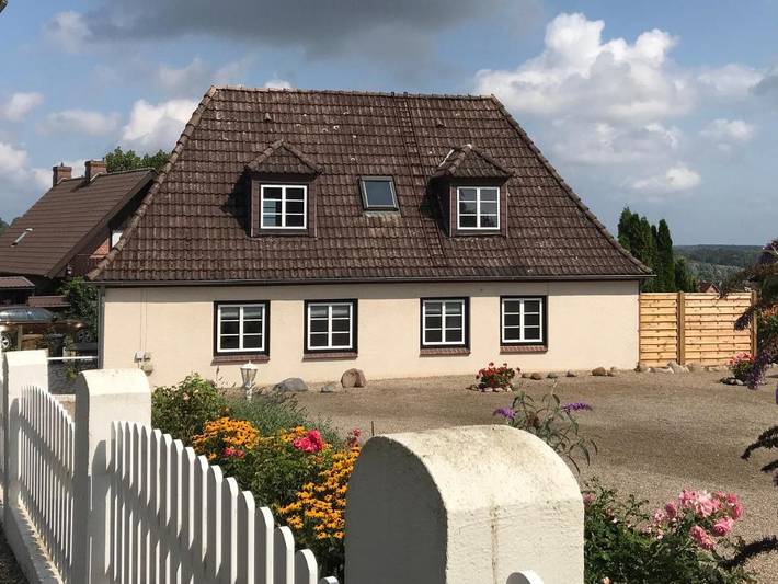 Ferienwohnung für 3 Personen, mit Terrasse und Ausblick in Lütjenburg