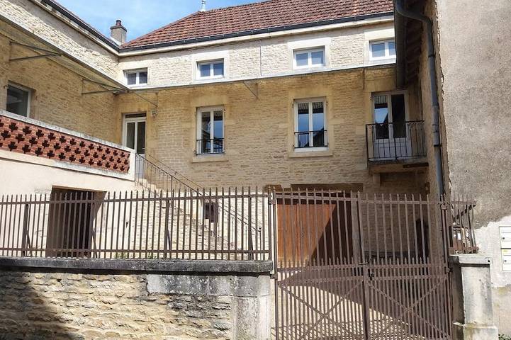 Location de vacances pour 6 personnes, avec terrasse, animaux acceptés dans Jugy - 4