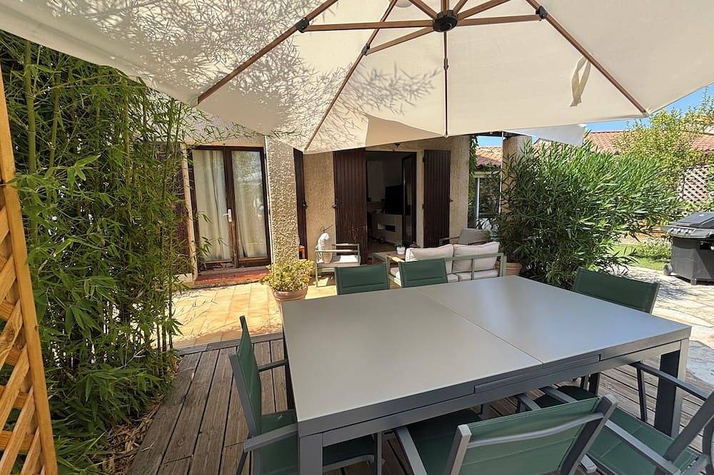Villa with a beautiful garden (air conditioning with heating and cooling functions + parking spaces for cars + bike shed) in Les Milles, Aix-en-Provence